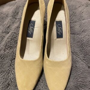 Selby Women's Elegant Cream Heels
